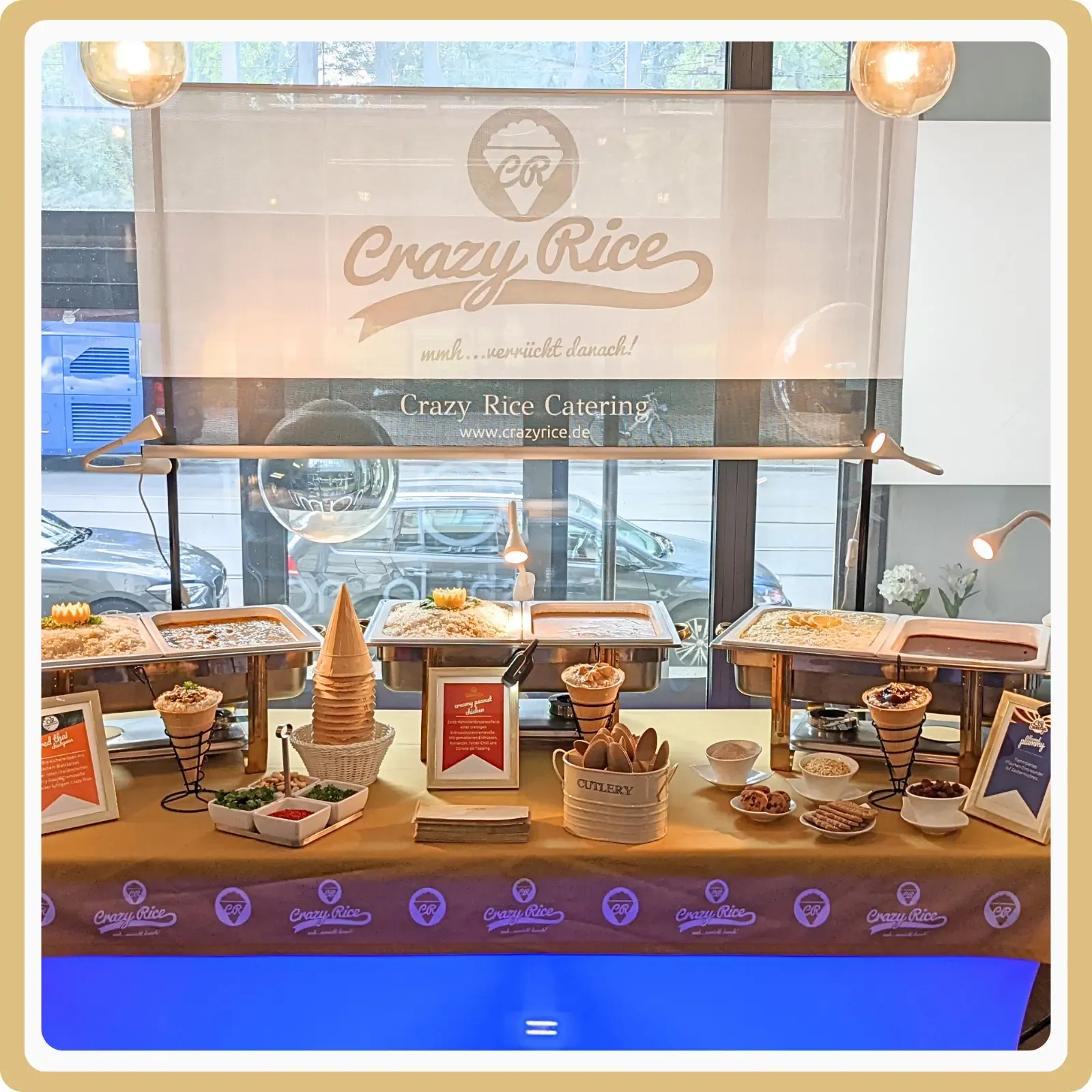 Crazy Rice Catering Buffet bei einem Event in Leipzig mit außergewöhnlichen Reiskreationen und stilvoller Präsentation, für jedes Event geeignet
