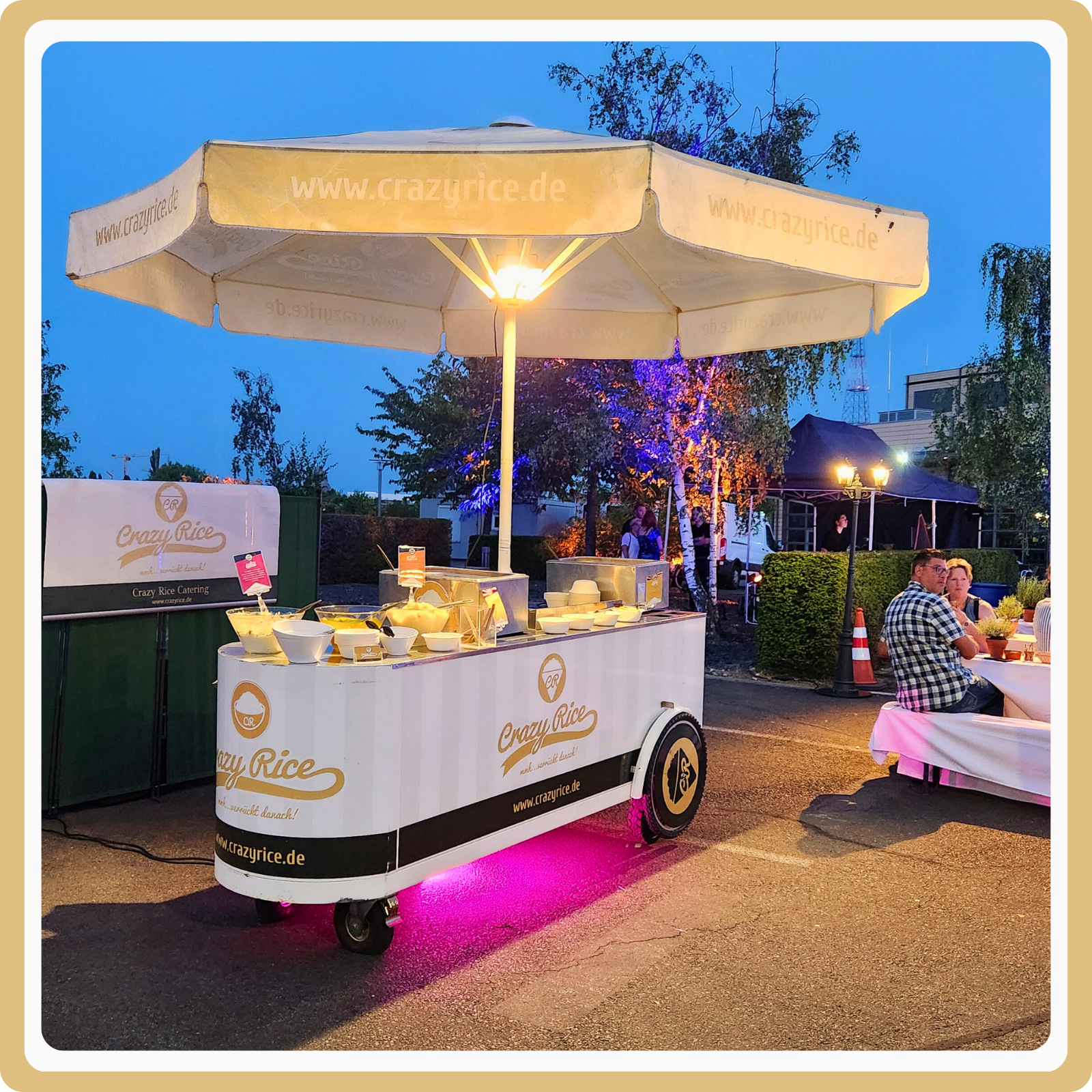 Crazy Rice Mobil Foodtruck als mobiles Hochzeitscatering auf einer Hochzeit in Leipzig